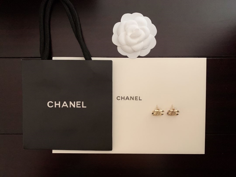 Ch**el earrings